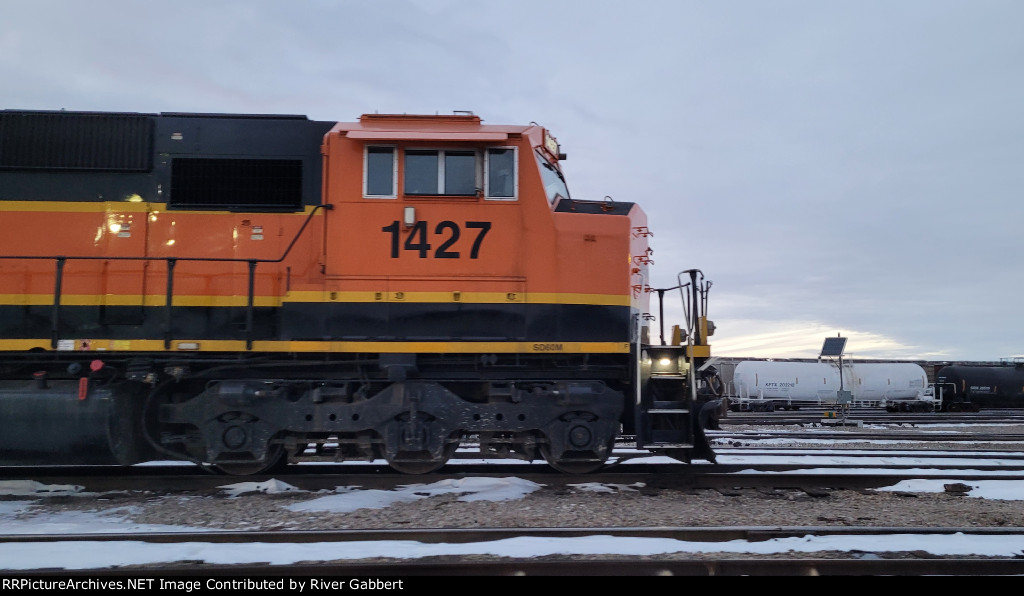 BNSF 1427